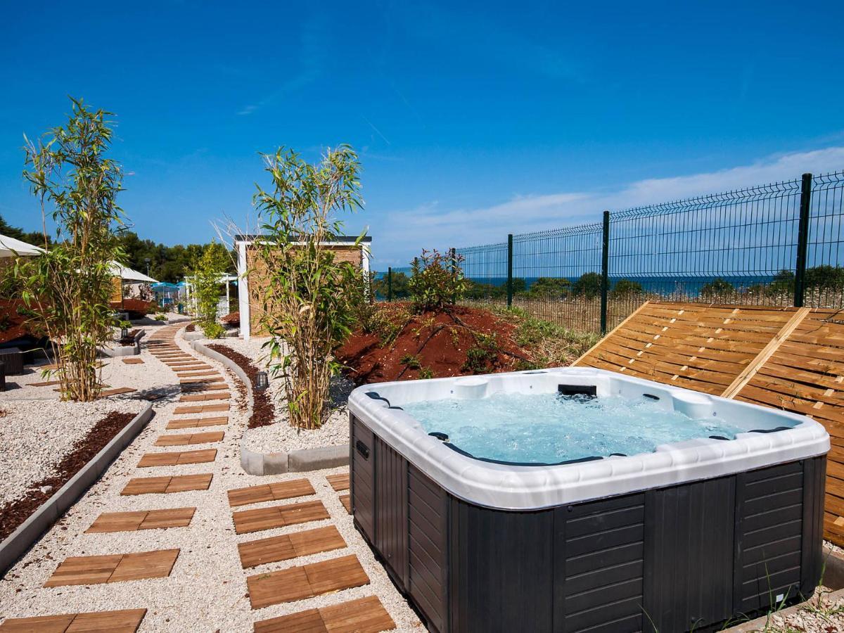 Holiday Home Camping Kastanija-1 By Interhome Rovinj Eksteriør billede